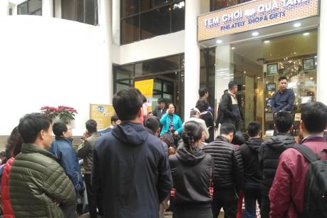 Người dân xếp hàng chờ mua đồng xu bạc chào mừng Hội nghị Thượng đỉnh Mỹ - Triều