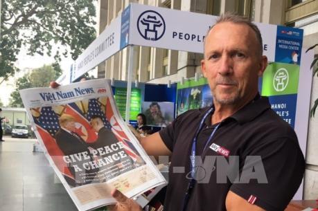 Người dân Thủ đô và nước ngoài theo dõi Hội nghị Thượng đỉnh Mỹ-Triều lần 2 