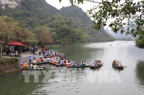 Phóng viên quốc tế ấn tượng trước vẻ đẹp của Quần thể danh thắng Tràng An