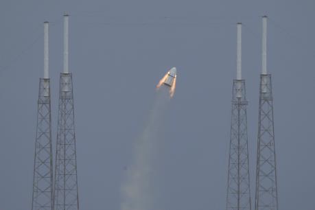 Space X phóng thành công tàu vũ trụ Crew Dragon