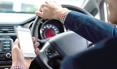 Hơn 160.000 vụ tai nạn do sử dụng điện thoại di động khi lái xe