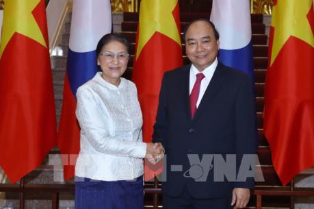 Thủ tướng Nguyễn Xuân Phúc tiếp Chủ tịch Quốc hội Lào