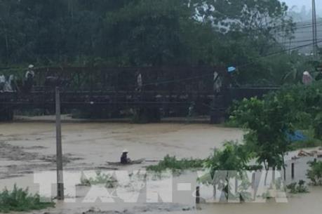 Người canh mưa lũ miền Tây Thanh Hóa: Bài 1 Vượt mọi gian khó đảm bảo thông tin