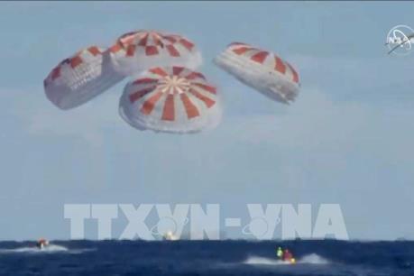 Tàu vũ trụ Crew Dragon trở về Trái Đất an toàn