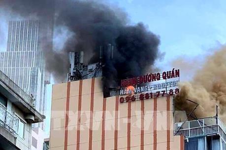 Cháy tòa nhà cao tầng ở trung tâm Thành phố Hồ Chí Minh