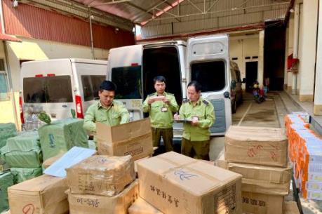 Thu giữ trên 7.700 sản phẩm mỹ phẩm nhập lậu