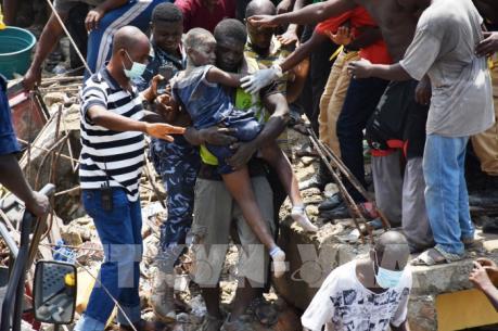 Sập tòa nhà chung cư tại Nigeria