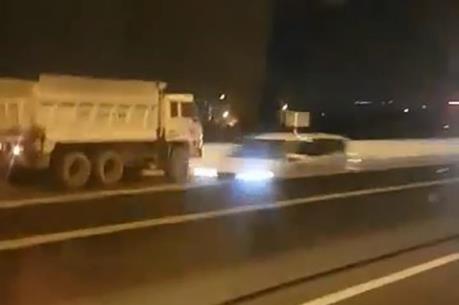 Chạy ngược chiều trên cao tốc, lái xe bị tước giấy phép 5 tháng