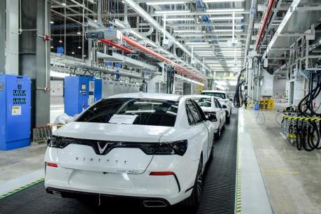 VinFast chính thức đưa lô xe ô tô đầu tiên đi kiểm thử tại 4 châu lục