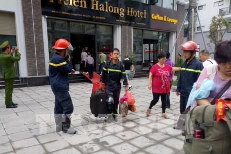 Nhiều du khách được cứu thoát trong vụ cháy khách sạn ở Hạ Long