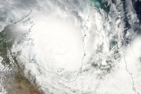 Australia yêu cầu cư dân sơ tán khẩn cấp trước hai cơn bão lớn​