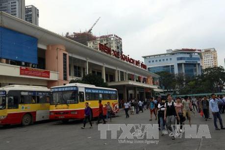 Hà Nội xử lý nghiêm ô tô ngang nhiên bắt khách tại khu vực Bến xe Mỹ Đình