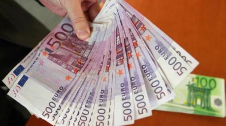 Thâm hụt ngân sách của Pháp chỉ còn 2,5% GDP