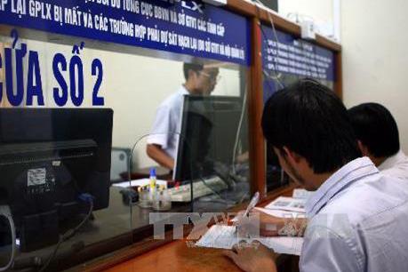 Từ 1/1/2025, khuyến khích đổi giấy phép lái xe không thời hạn được cấp trước ngày 1/7/2012