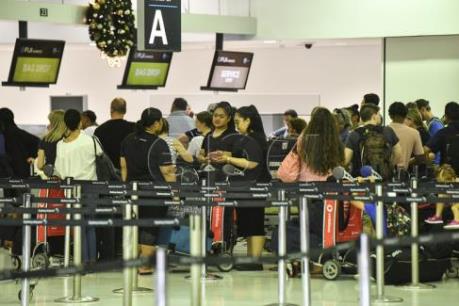 Sân bay Sydney tê liệt, hoãn hàng loạt chuyến bay vì có khói