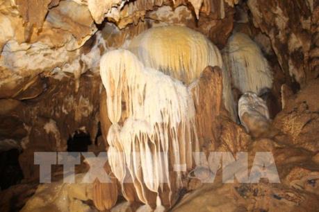 Cận cảnh nhũ đá tuyệt đẹp ở hang động Huổi Cang, Huổi Đáp