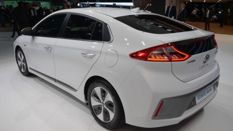 Xe Ioniq của Hyundai được xếp hạng “thân thiện môi trường” nhất