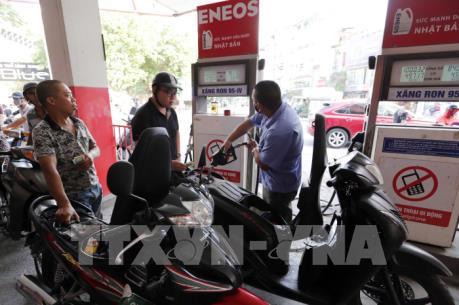 Điều chỉnh mạnh giá xăng dầu từ 17h hôm nay