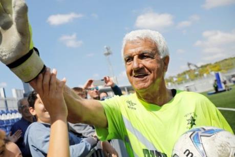 Kỷ lục Guiness về thủ môn cao tuổi nhất còn thi đấu chuyên nghiệp