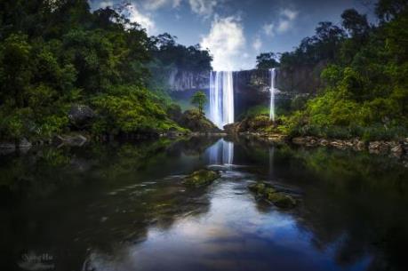 Hùng vĩ thác Én nơi đầu nguồn sông Côn