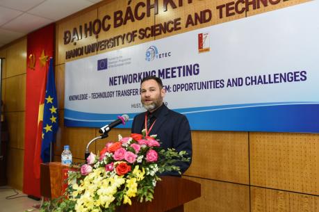 Nâng cao năng lực chuyển giao công nghệ và tri thức cho các trường đại học