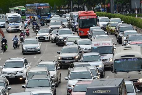 Va chạm 4 xe ô tô, giao thông qua hầm vượt sông Sài Gòn ùn tắc