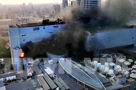 Thái Lan đóng cửa Central World để điều tra hỏa hoạn