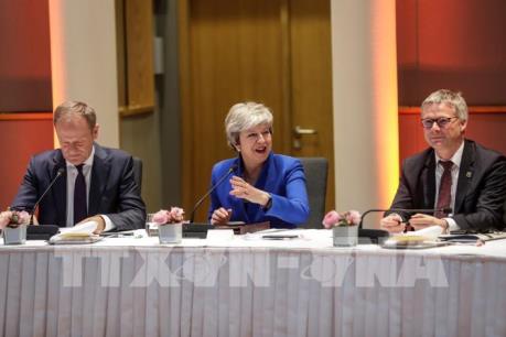 EU nhất trí lùi thời hạn ra đi của nước Anh đến 31/10