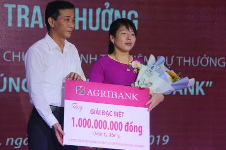 Agribank trao 1 tỷ đồng cho khách hàng may mắn