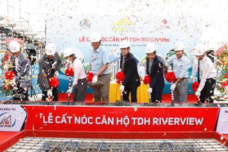 Cất nóc căn hộ TDH Riverview