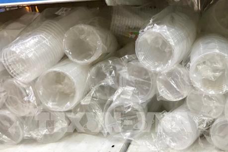 Phát triển thị trường tiêu dùng xanh: Bài 1 - Rác thải nhựa “bủa vây” người tiêu dùng