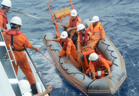 Cứu hộ kịp thời nhiều ngư dân gặp nạn trên biển 