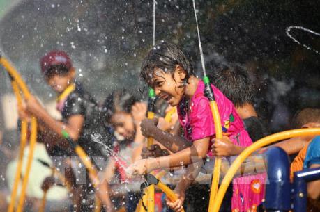 Đặc sắc Tết té nước