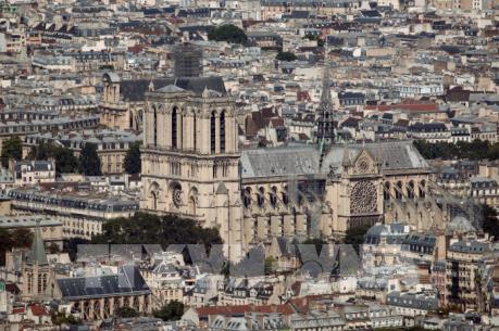 Nhà thờ Đức Bà Paris được xây dựng từ khi nào?