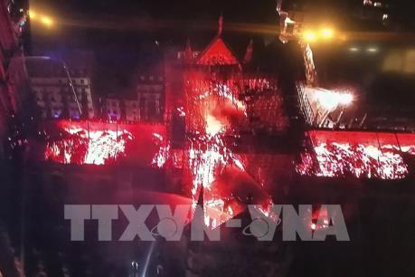 Cháy lớn ở Nhà thờ Đức Bà Paris