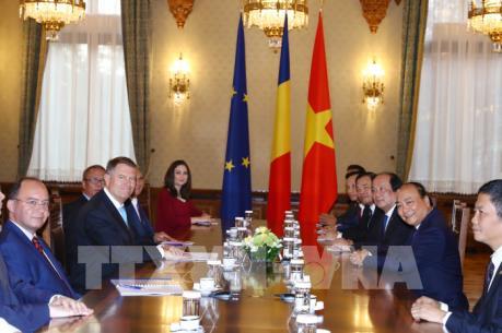 Thủ tướng Nguyễn Xuân Phúc hội kiến Tổng thống Romania