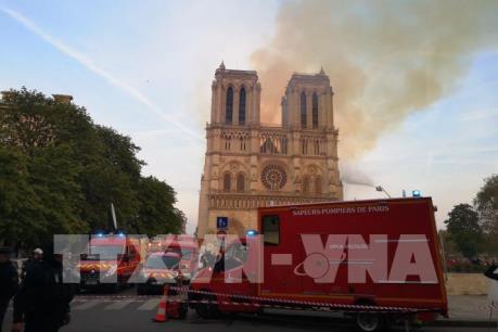 Chuyên gia nhận định về việc khó kiểm soát vụ cháy nhà thờ Đức Bà Paris