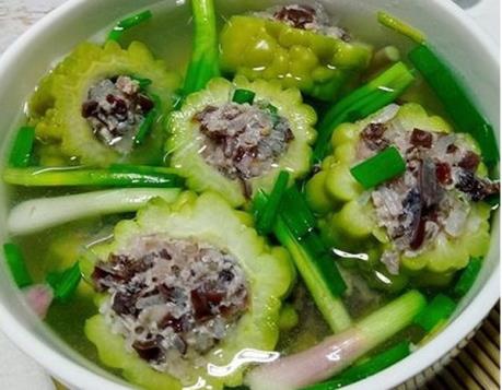 Nhận án 14 năm tù vì đầu độc chồng bằng món khổ qua nhồi lá ngón