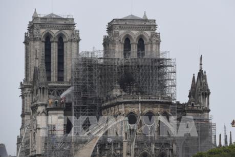 Vụ cháy Nhà thờ Đức Bà Paris: Cân nhắc phương án cứu phần còn sót lại