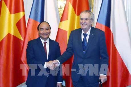 Thủ tướng Nguyễn Xuân Phúc hội kiến Tổng thống CH Séc