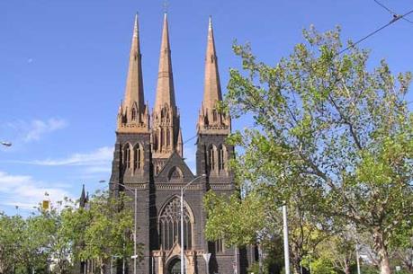 Một người đàn ông 37 tuổi mang xăng và bật lửa vào nhà thờ ở New York