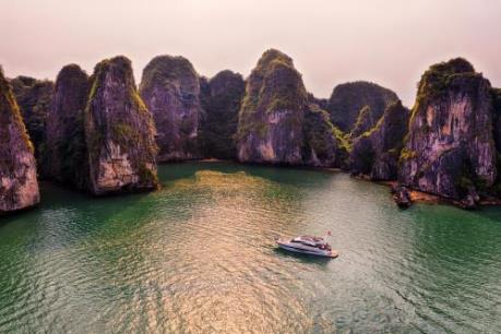 Gần 160.000 lượt du khách đến Quảng Ninh ngày đầu nghỉ lễ