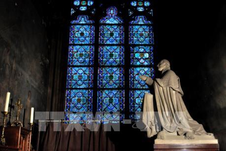 Toàn bộ các bức tranh quý của Nhà thờ Đức bà Paris được phục chế