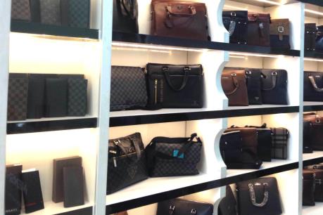 Phát hiện website bán đồ hiệu giả doanh thu hàng chục tỷ đồng