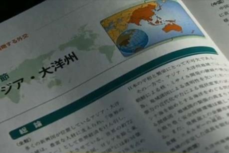 Sách Xanh Ngoại giao của Nhật Bản đề cập đến những vấn đề gì?