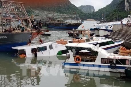 Chìm tàu chở khách tại cảng Cái Rồng, Quảng Ninh