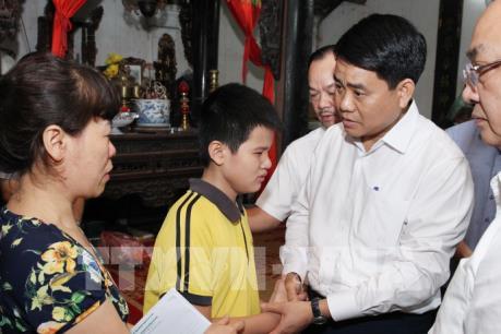 Vụ tai nạn liên hoàn trên đường Láng: Chủ tịch UBND Tp Hà Nội thăm hỏi gia đình nạn nhân