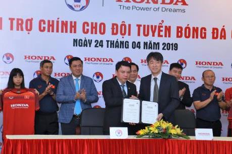 Honda Việt Nam là nhà tài trợ chính cho các đội tuyển bóng đá quốc gia