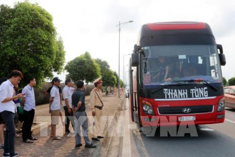 Nhồi nhét đến 80-90 khách, lái xe bị phạt hàng chục triệu đồng