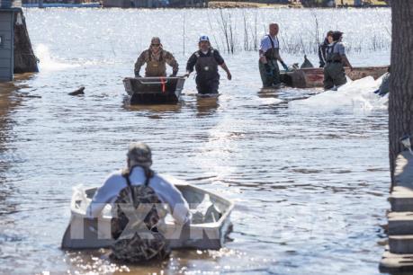 Canada cứu nguy 5.000 người dân do vỡ đê